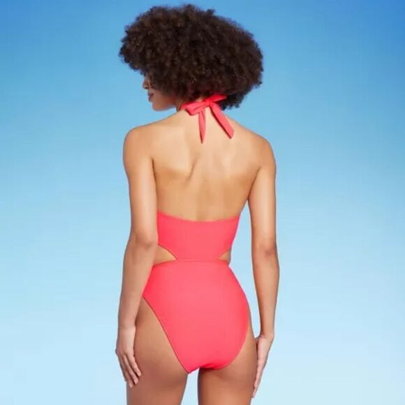 🆕🔥Cross Front Halter One Piece Swimsuit - Picture 2 of 7